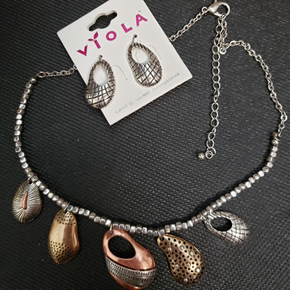 Mix tone drop necklace and Earrings set